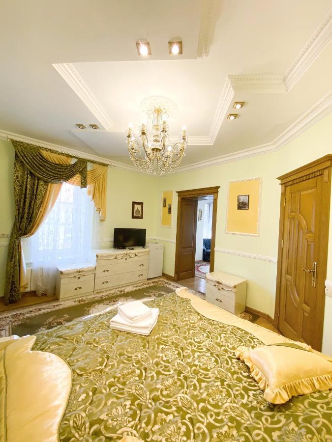Петрос Family Hotel Yaremche Exterior foto