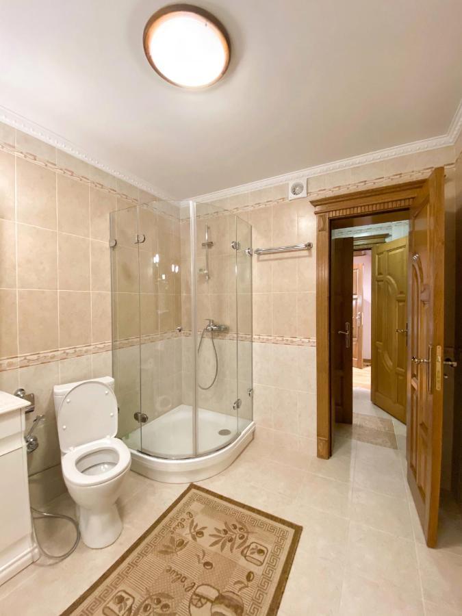 Петрос Family Hotel Yaremche Exterior foto
