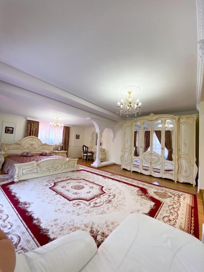 Петрос Family Hotel Yaremche Exterior foto