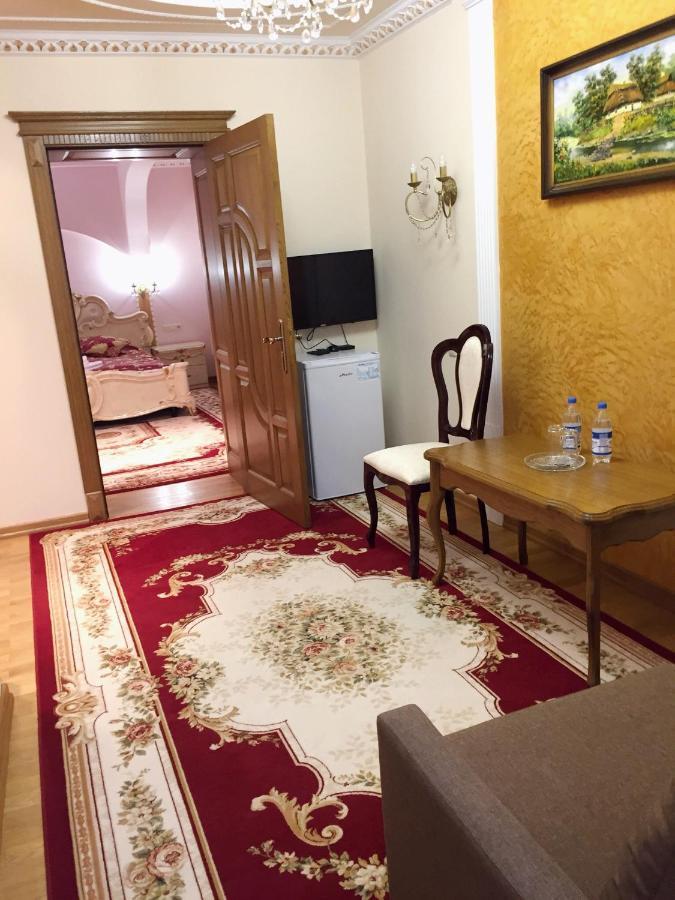 Петрос Family Hotel Yaremche Exterior foto
