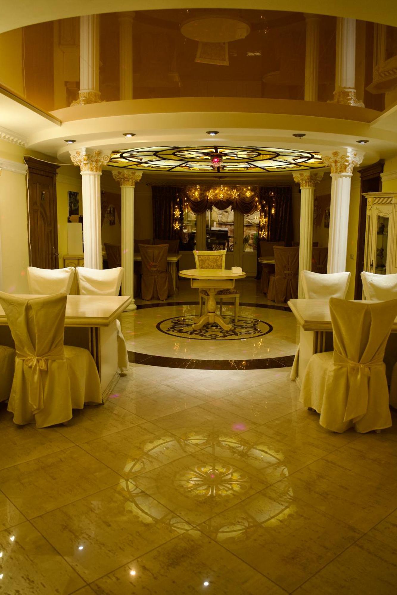 Петрос Family Hotel Yaremche Exterior foto
